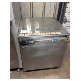 1 LOT BEVERAGE AIR UNDER THE COUNTER REFRIGERATOR