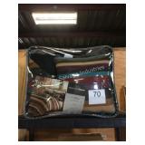 1 LOT FULL/QUEEN 6PC BEDDING