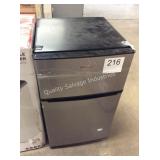 1 LOT WP COMPACT REFRIGERATOR