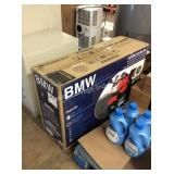 1 LOT NEW BMW MOTORCYCLE RIDE ON (KEY & CHARGER