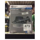 1 LOT 2 LED AREA LIGHTS