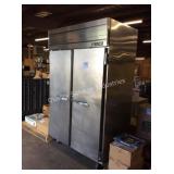 1 LOT BEVERAGE AIR 2 DOOR REFRIGERATOR