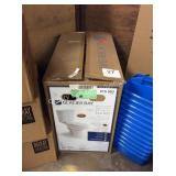 1 CTN GLACIER BAY TOILET