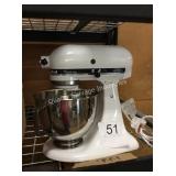 1 LOT KITCHEN AID STAND MIXER