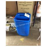 1 LOT 12 BLUE PLASTIC CADDIES