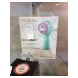 1 LOT CLARISONIC 3 IN 1 BEAUTY DEVICE (DISPLAY)