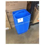 1 LOT 12 BLUE PLASTIC CADDIES