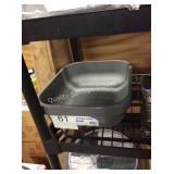 1 LOT 2 CAT LITTER PANS
