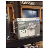 1 LOT 2 DUST TO DAWN LIGHTS