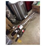 1 LOT ROASTING STICKS