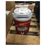 1 LOT RUBBERMAID WATER JUG
