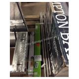 1 LOT STORE MERCHANDISE