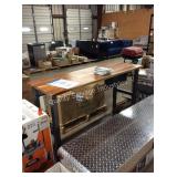 1 LOT ADJUSTABLE WORK BENCH