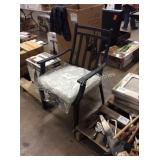 1 LOT PATIO CHAIR