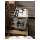 1 LOT PRO CHEF HOT WATER URN