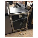 1 LOT NEWAIR BEVERAGE CENTER