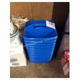 1 LOT 12 BLUE PLASTIC CADDIES
