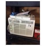 1 LOT FRIGIDAIRE AC
