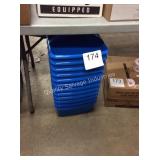 1 LOT 12 BLUE PLASTIC CADDIES