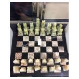 1 LOT JADE CHESS SET (DISPLAY)
