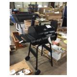 1 LOT RIVER GRILLE GRILL & SMOKER