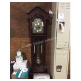 1 LOT EDWARD MEYER GRANDFATHER CLOCK (KEY IN