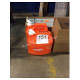 1 LOT (2) 1 GAL GOJO HAND CLEANER