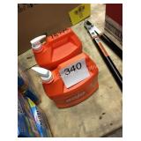 1 LOT (2) 1 GAL GOJO HAND CLEANER