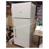 1 LOT GE WHITE REFRIGERATOR