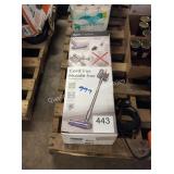 1 LOT DYSON V8 ANIMAL VAC