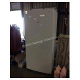 1 LOT FRIGIDAIRE UPRIGHT FREEZER