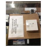 1 LOT APPLE AIR PODS (DISPLAY)