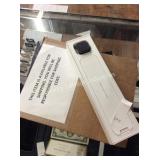 1 LOT APPLE WATCH SERIES 4 W/ ACCESS. 40MM BLACK