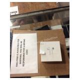 1 LOT APPLE AIR PODS (DISPLAY)