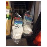 1 LOT 24PR HANES SOCKS