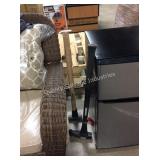 1 LOT 2 SLEDGE HAMMERS