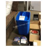 1 LOT 12 BLUE PLASTIC CADDIES