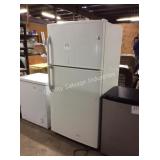 1 LOT GE WHITE REFRIGERATOR