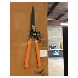 1 LOT FISKARS HEDGE SHEARS