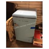 1 LOT GALANZ COMPACT REFRIGERATOR