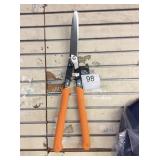 1 LOT FISKARS HEDGE SHEARS