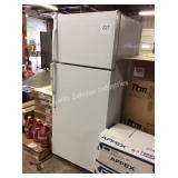 1 LOT GE REFRIGERATOR