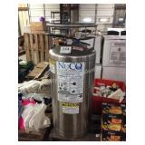 1 LOT BEVERAGE CARBONATION TANK