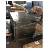 1 LOT BEVERAGE AIR UNDER COUNTER REFRIGERATOR
