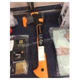 1 LOT FISKARS HATCHET (DISPLAY)