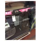 1 LOT 2 SKULL CANDY EARPHONES (DISPLAY)