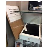 1 LOT IPAD 6TH GEN GOLD 128GB W/ ACCESSORIES