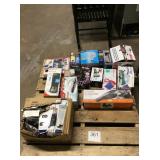 1 SKID STORE MERCHANDISE