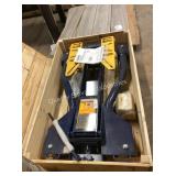 1 LOT HYDRAULIC 1 TON TRANSMISSION JACK