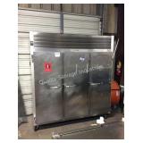1 LOT TRAULSEN 3 DOOR FREEZER